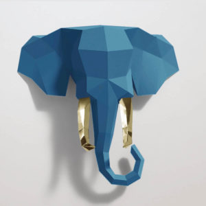 Elefante azul e dourado