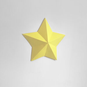 Estrela amarela clara